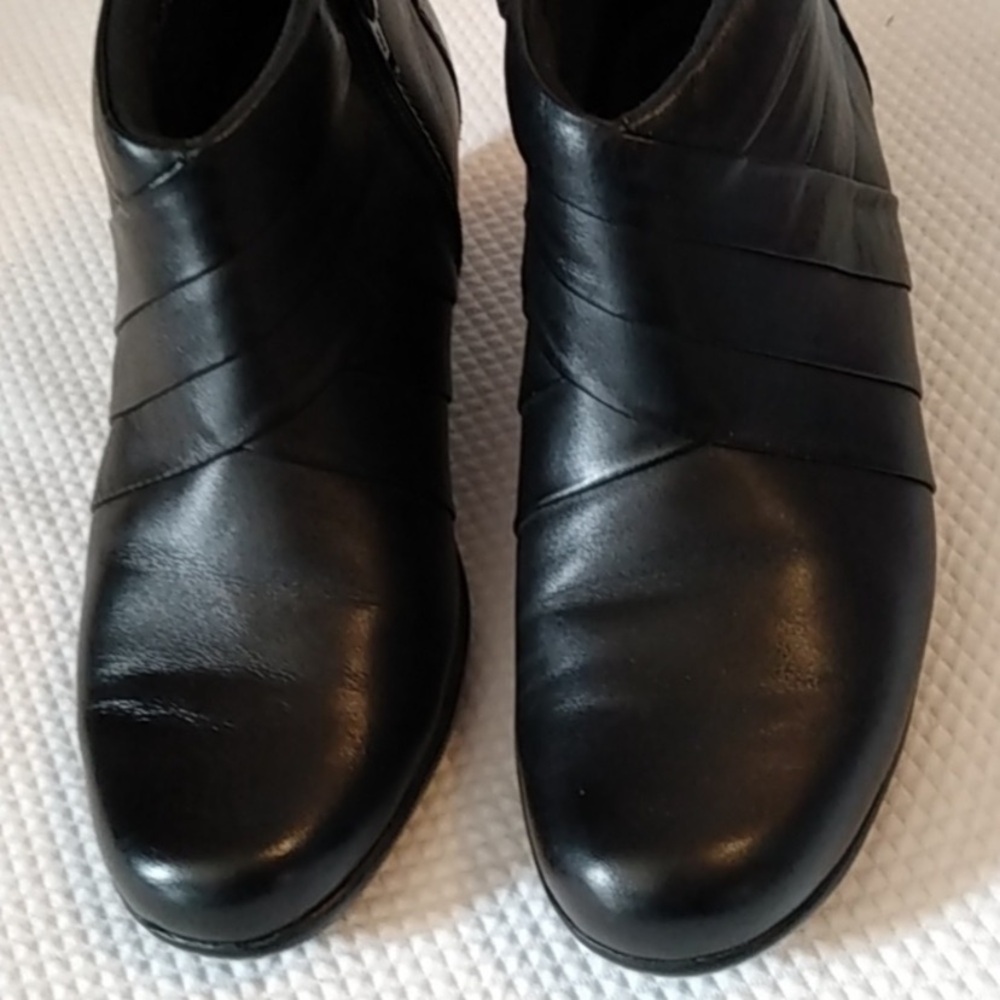 Clarks booties